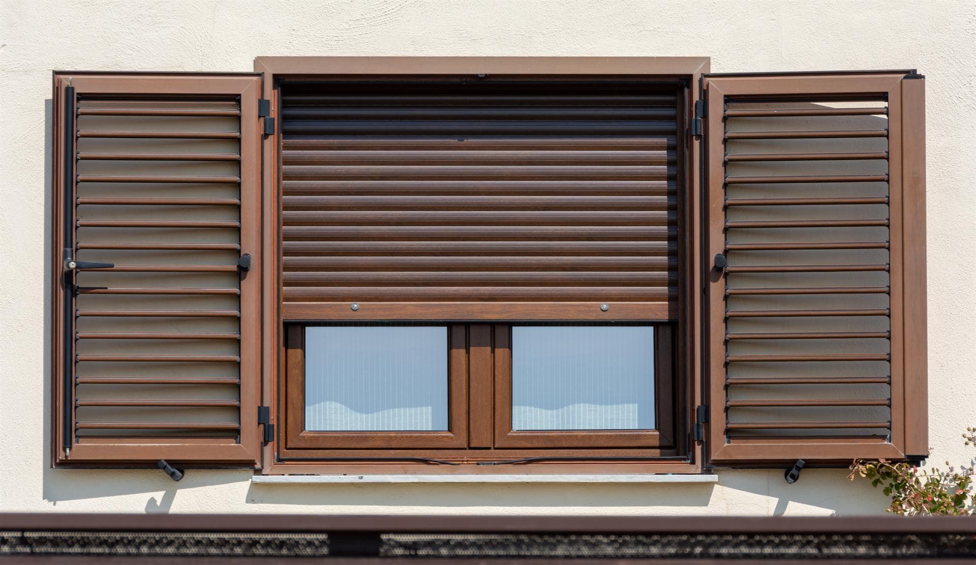 Comprar ventanas de madera barnizadas en Sarria